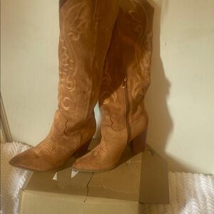 Cowgirl boots made in china size 8.5